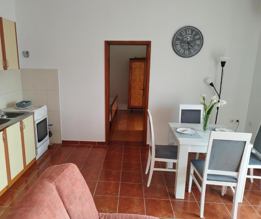 Milka Apartment Kotor Buitenkant foto